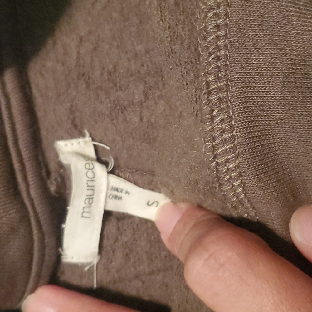 Sweater - Picture 3 of 3